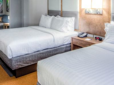 Holiday Inn Express & Suites Cleveland/Westlake By Ihg 3* Westlake