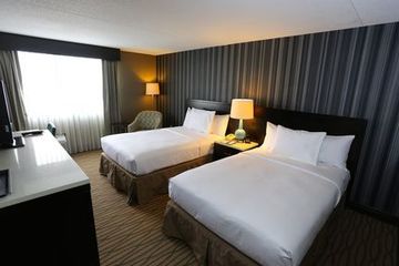 Holiday Inn Express & Suites Cleveland/Westlake By Ihg Hotel 3*