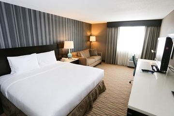 Holiday Inn Express & Suites Cleveland/Westlake By Ihg Hotel 3*