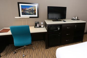 Holiday Inn Express & Suites Cleveland/Westlake By Ihg 3* Westlake